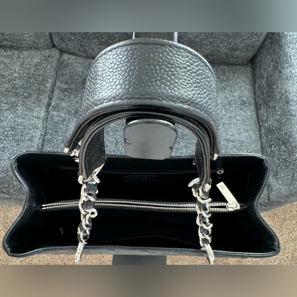 EUC-VGUC Chanel Black Caviar Grand Shopping Tote - Picture 4 of 15